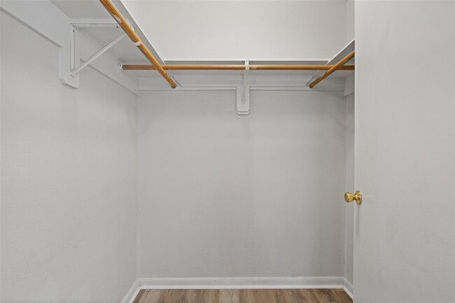 Building Photo - 1304 Delano St