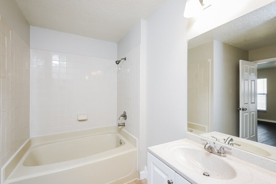 Building Photo - 4331 Boca Woods Dr
