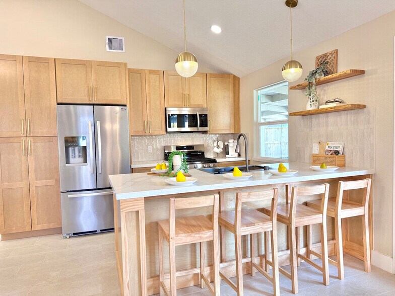 Building Photo - 1010 Golden Nugget Ct