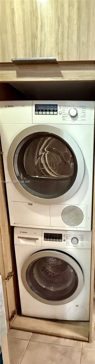 Building Photo - 341 23rd Way S