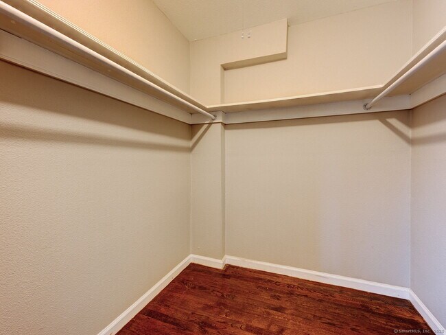 Building Photo - 105 Florence Rd