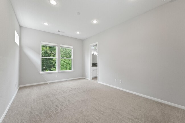 Building Photo - 5610 Patrick St