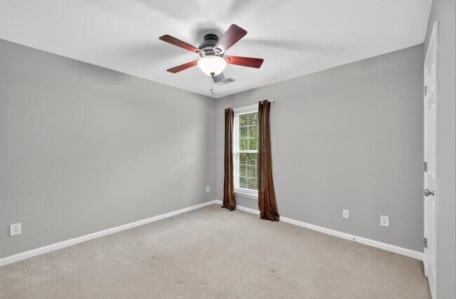 Building Photo - 740 Mayfair Ct