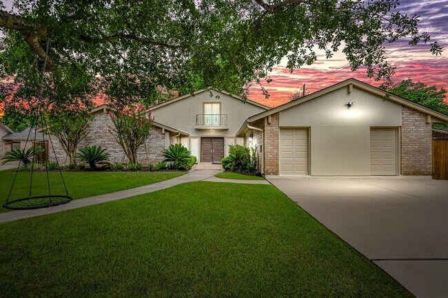 Building Photo - 8911 Birdwood Ct