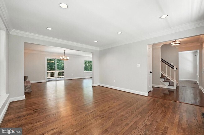 Building Photo - 11109 Ravine Dr