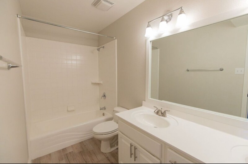 Building Photo - 5120 S Dorsey Ln