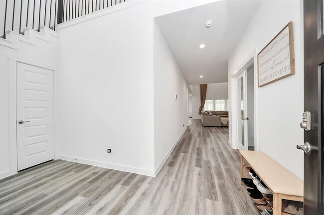Building Photo - 31515 Avebury Lake Ln