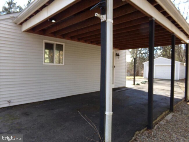 Building Photo - 9 Pear Ave