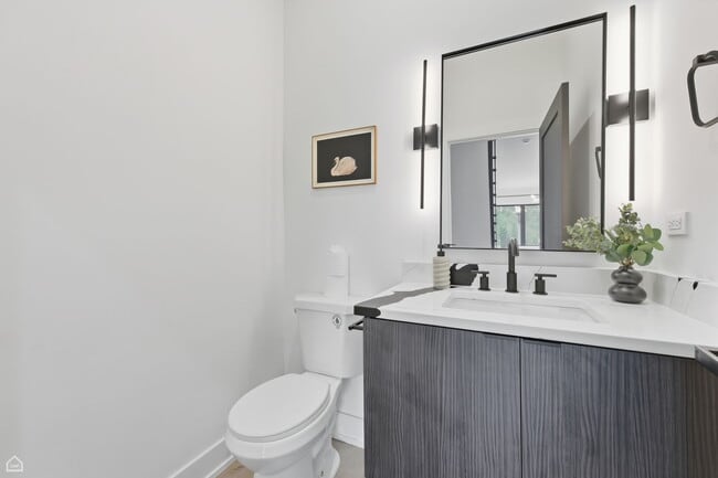 Building Photo - 4210 W 5th Ave