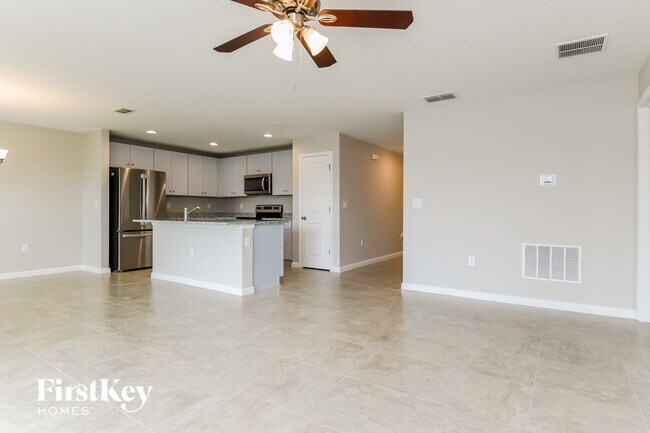 Building Photo - 458 Earhart Dr