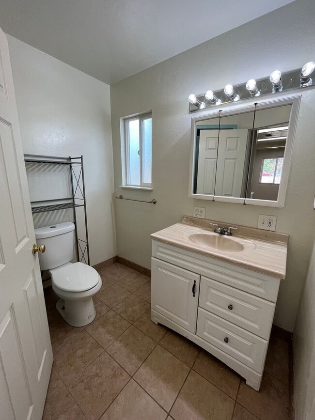 Building Photo - Country home coming soon!