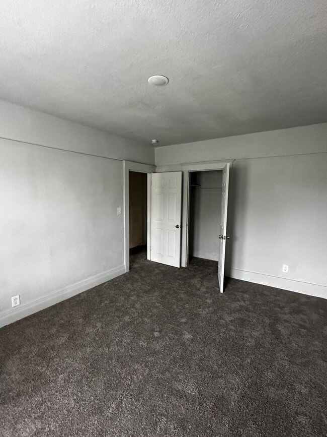 Building Photo - 5409 Fischer St
