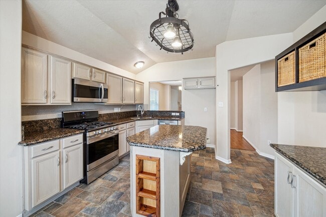 Building Photo - 418 Mystic Trail Loop