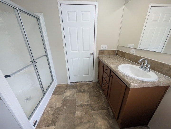 Building Photo - 15843 Charlemagne Ave W