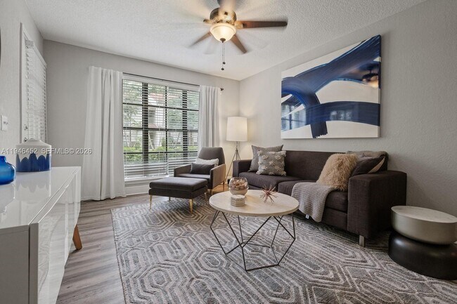 Building Photo - 3101 Port Royale Blvd