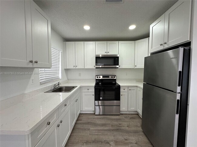 Primary Photo - 6032 SW 25th St