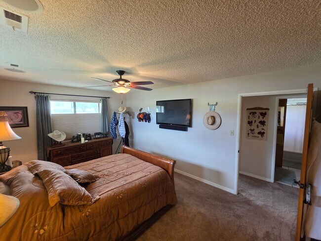Building Photo - 5675 E Burris Ln