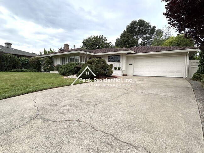 Building Photo - Charming 3 bedroom 2 bathroom House!