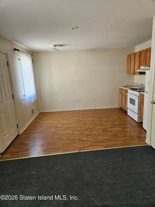 Building Photo - 486 Elverton Ave