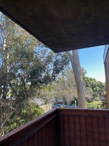 Building Photo - 5412 Claremont Ave