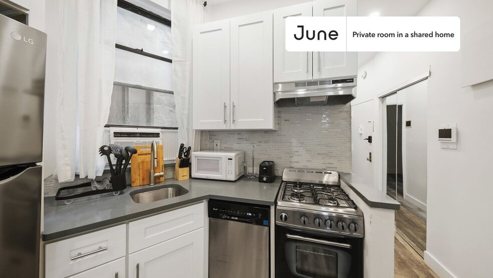 Building Photo - Room in Shared 2 bed/1 bath home in East Village
