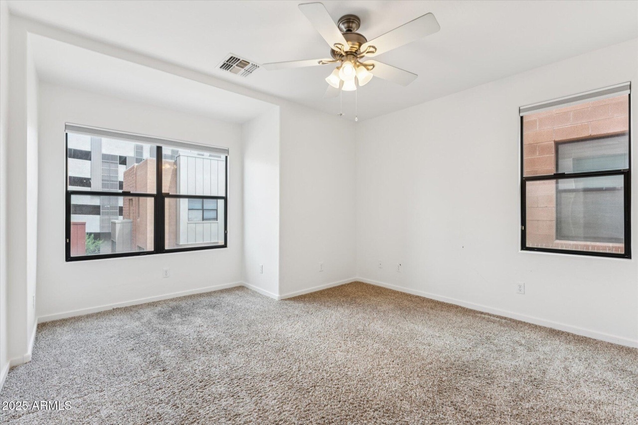 2nd bedroom - 330 S Farmer Ave