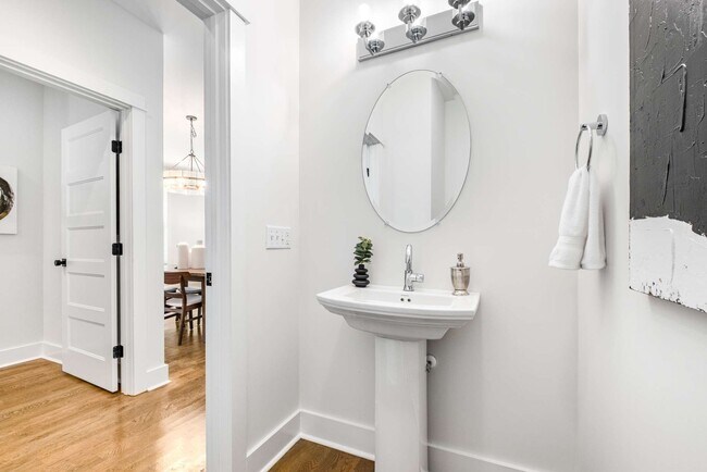 Building Photo - 6121 Neighborly Ave