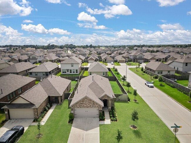 Building Photo - 18447 Running Shadow Ct