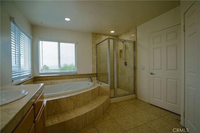 Building Photo - 20640 Pesaro Way