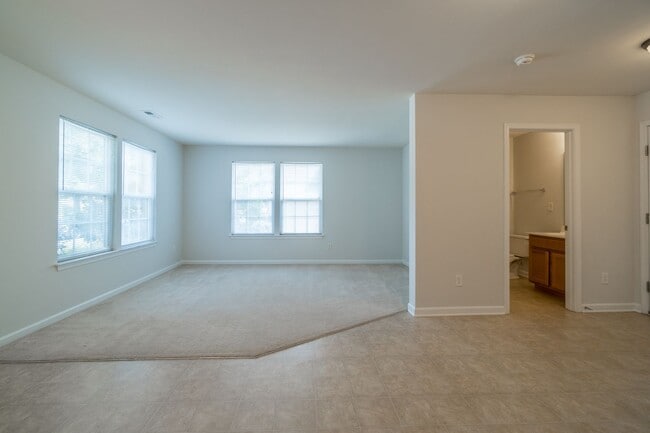 Building Photo - Gorgeous 3 Bedroom Townhome in Davidson