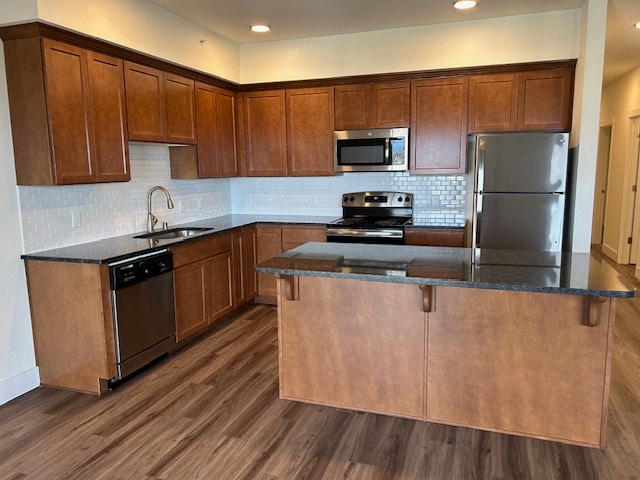 Building Photo - 700 N State St