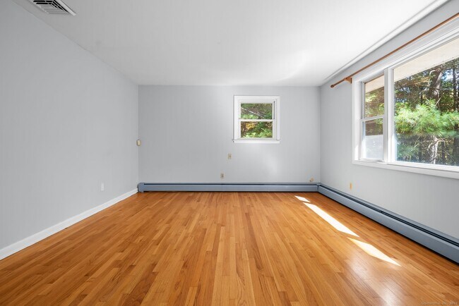 Building Photo - 677 Woodtick Rd