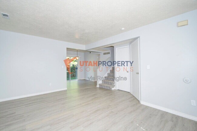 Building Photo - 2940 S 700 E