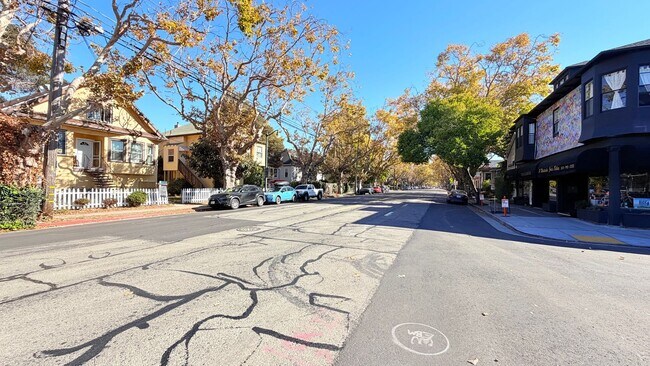 Building Photo - 932-934 Central Ave