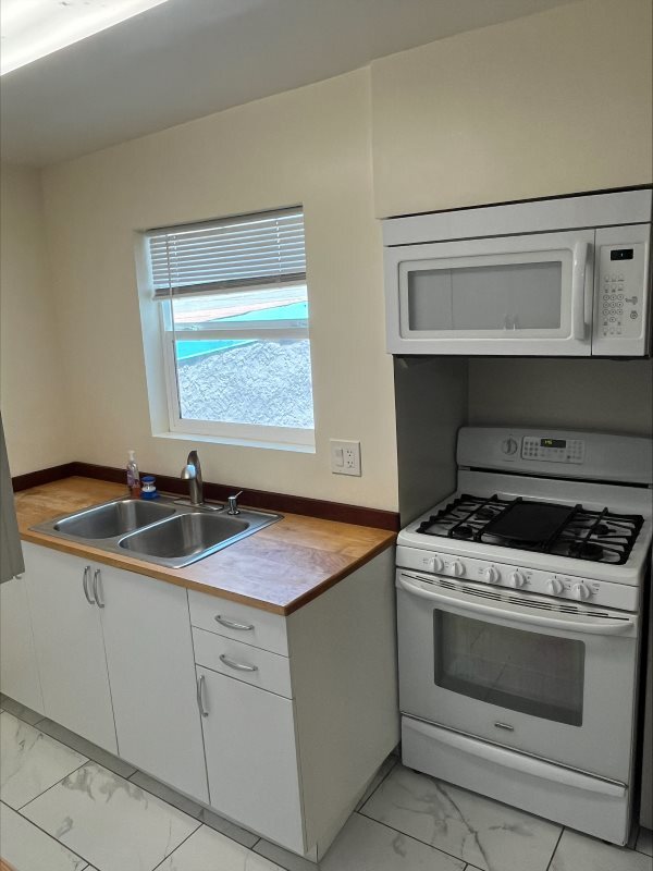 Building Photo - 515 Bellevue Pl