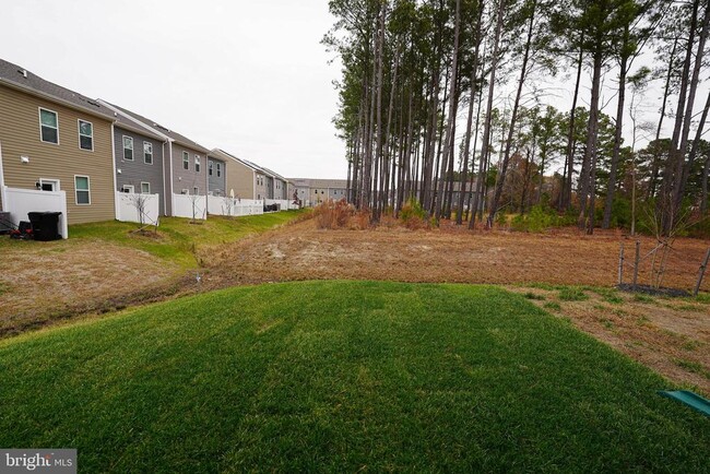 Building Photo - 819 Mersey Ln