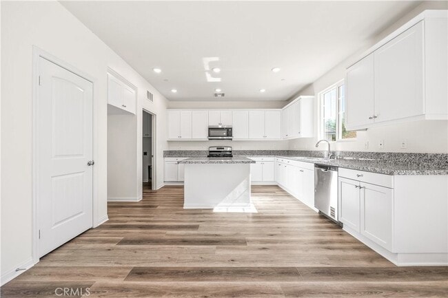 Building Photo - 12511 Ava Loma St