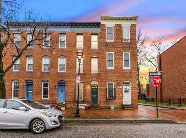 Building Photo - 748 McHenry St