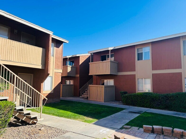 Building Photo - 4444 N 7th Ave