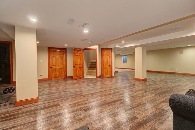 Building Photo - 26025 Whispering Woods Cir