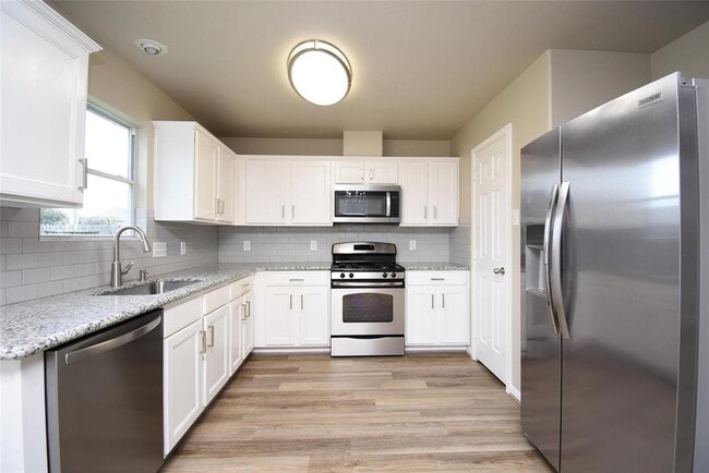 Building Photo - 26306 Hartwill Dr
