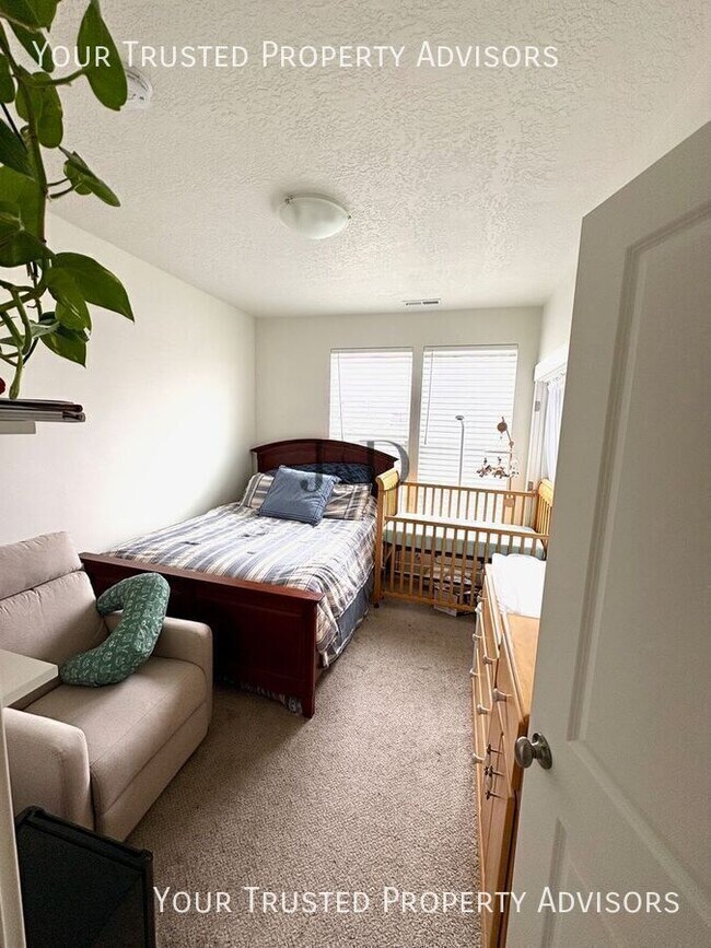 Building Photo - 5096 Putney Hill Rd