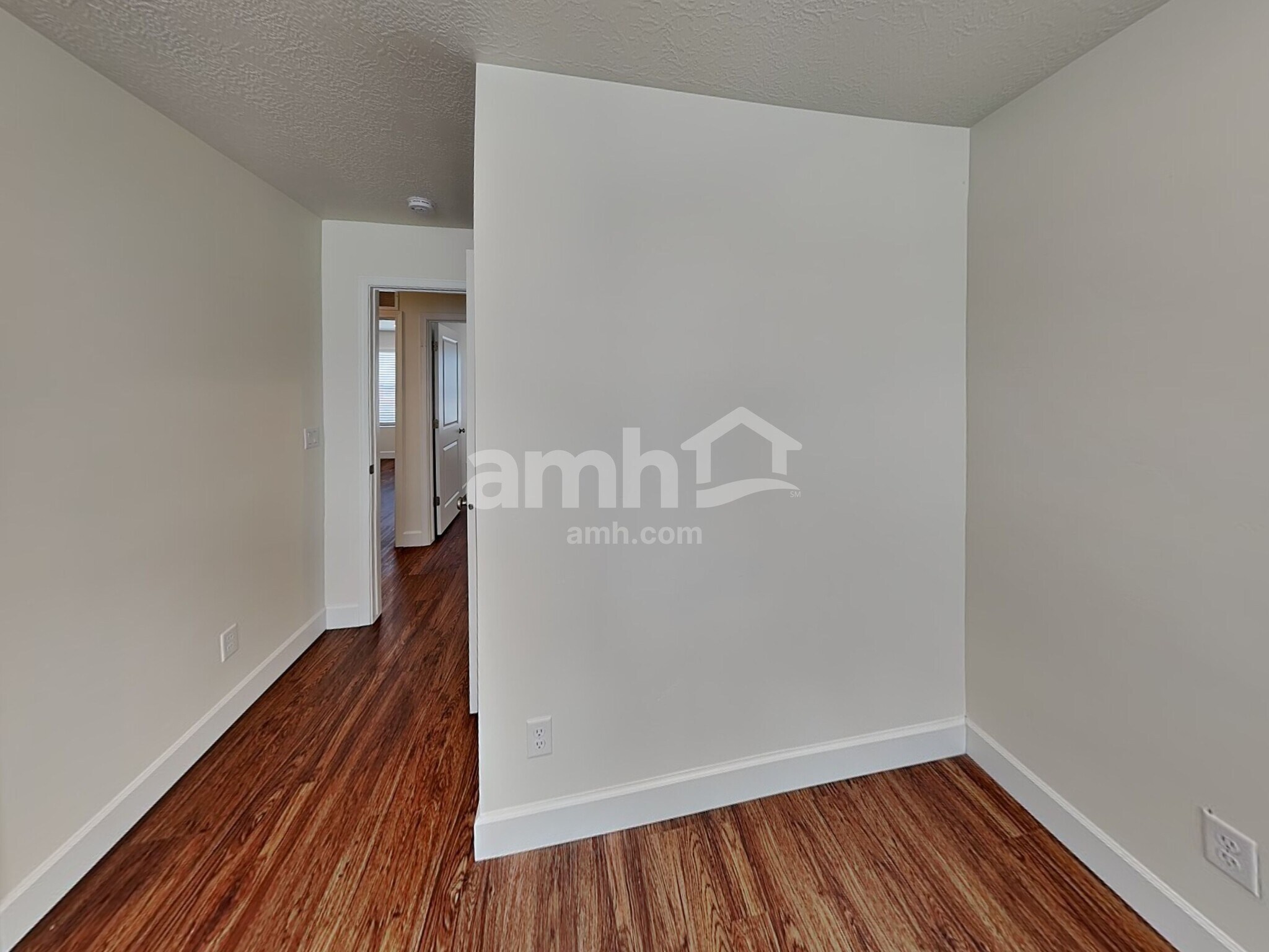 Building Photo - 6046 S Jordan Pkwy W