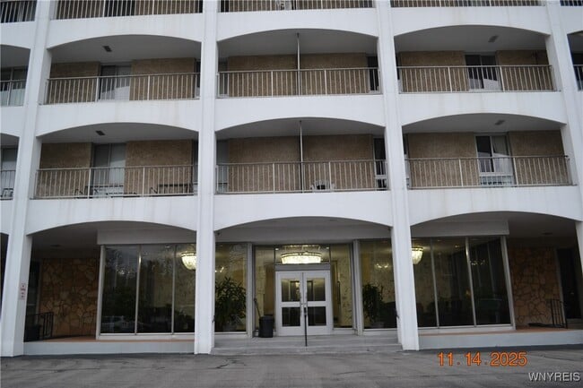 Building Photo - 5854 Main St