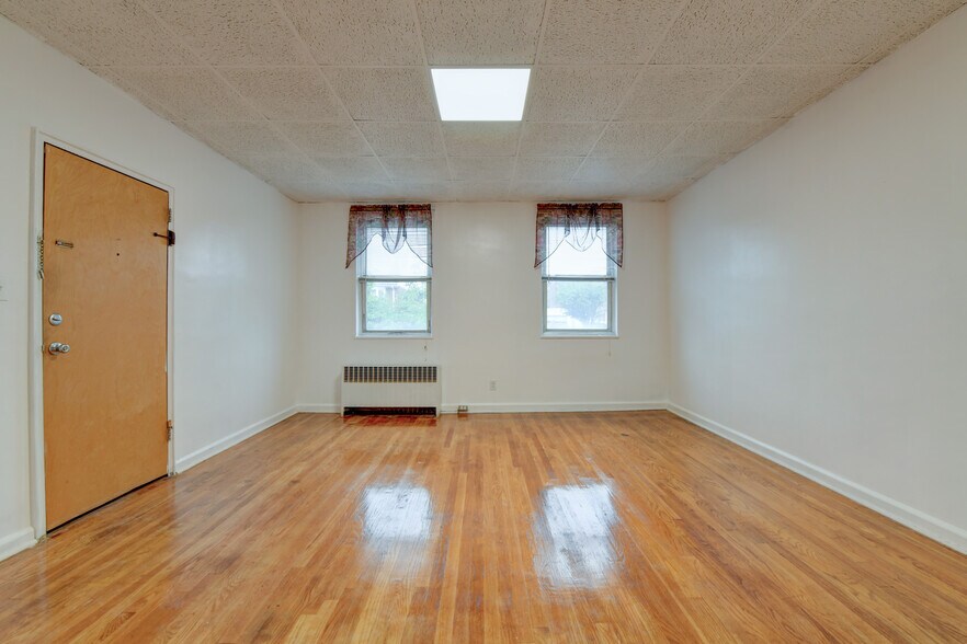 Building Photo - 71 Carmer Ave