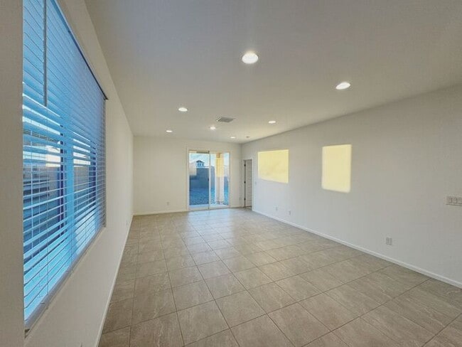 Building Photo - New 3 Bedroom 2 Bath Home at Western Gardens!