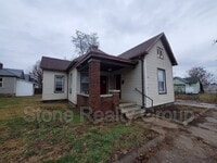 Building Photo - 812 College Ave