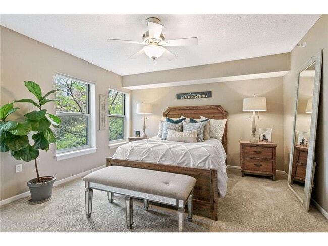 Building Photo - 680 N 2nd St