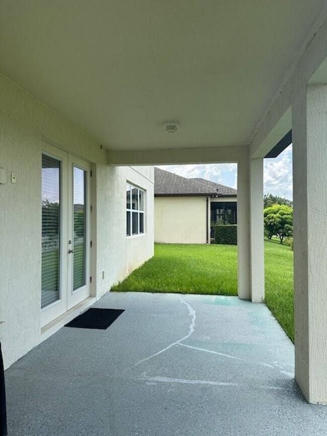 Building Photo - Single Family Home Westyn Bay