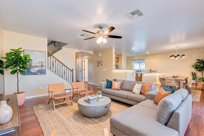 Building Photo - 538 E Dragon Springs Dr